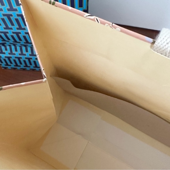 Tory Burch Shopping Gift Bags Set of 2 - Picture 4 of 5